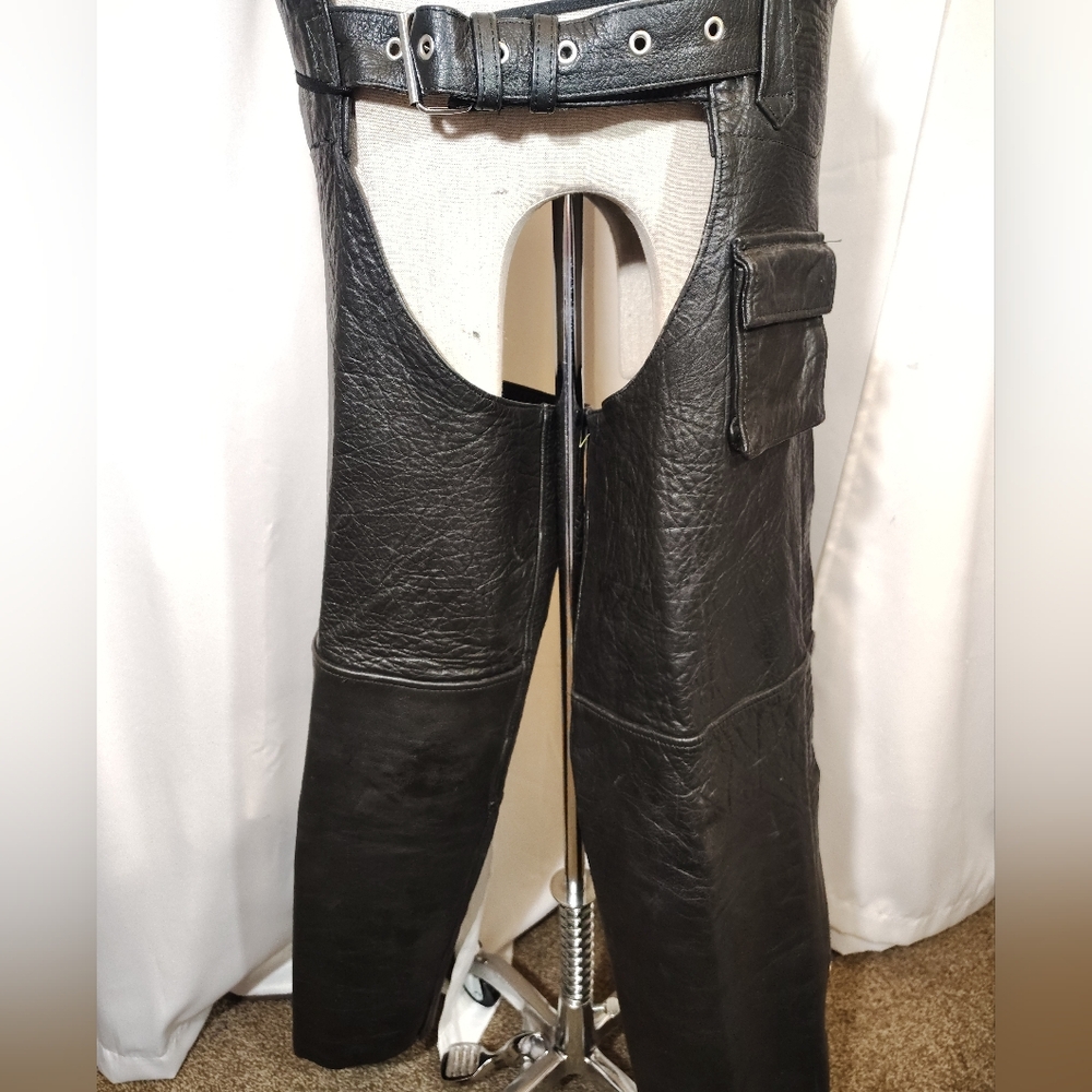 Mustang Leather Chaps, Men, Black, Front  Buckle/LaceUp, Pockets, ZipUp Legs, L